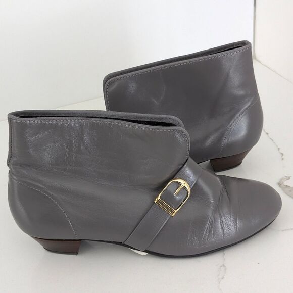Tic-Tac-Toes gray BobbiBoot Leather gold buckle strap Pull-On Booties  Size 8W - Picture 2 of 8